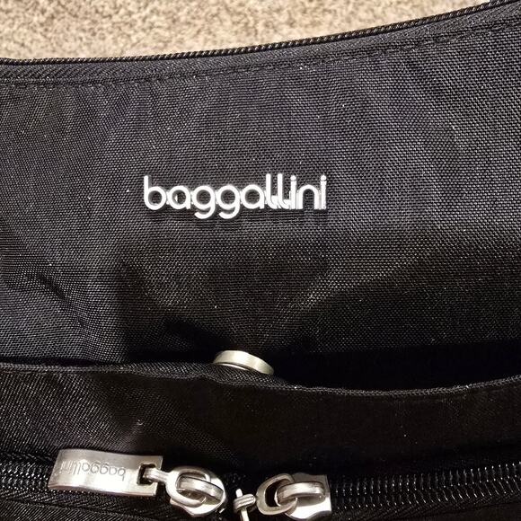 Black Baggallini Nylon Crossbody Bag Purse w/ Wristlet & Multiple Pockets - Picture 4 of 11